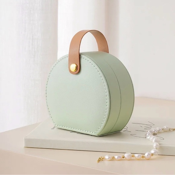 Travel Jewelry Box Organizer – White or Sage Green (Buyer’s Choice) - Picture 2 of 3